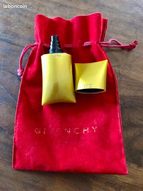 vaporisateur de sac givenchy|Givenchy bag.